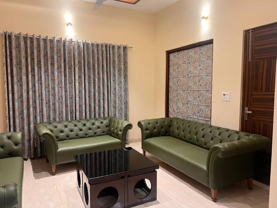 5Bhk Home Away From Home At Ranjit Avenue Amritsar Esterno foto
