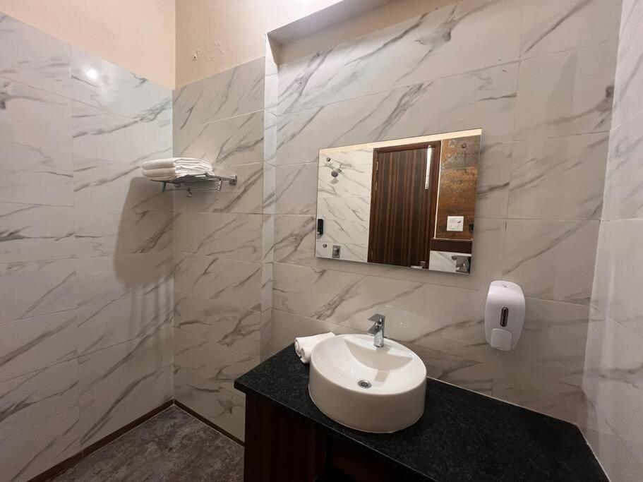5Bhk Home Away From Home At Ranjit Avenue Amritsar Esterno foto