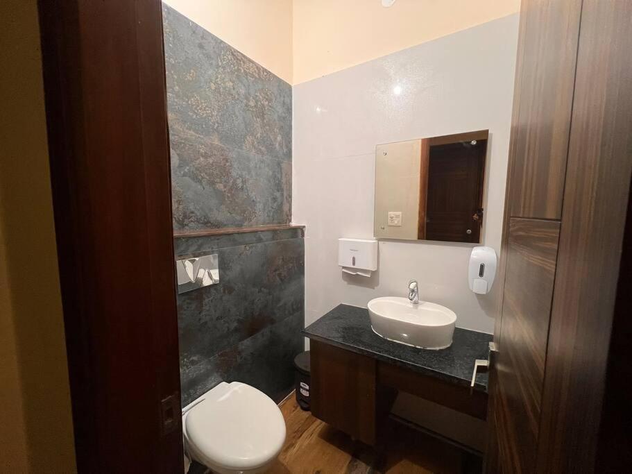 5Bhk Home Away From Home At Ranjit Avenue Amritsar Esterno foto