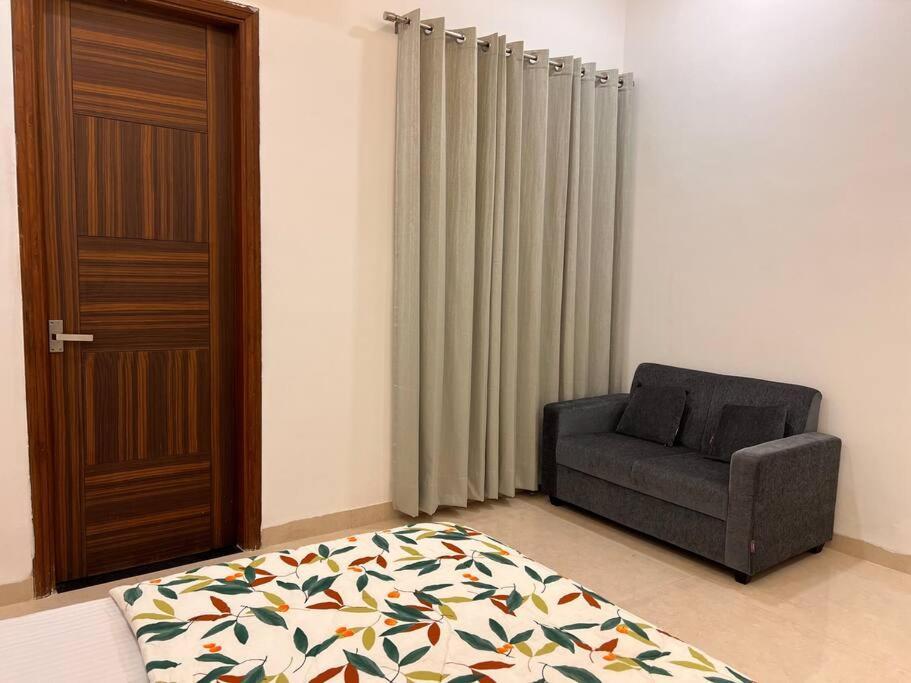 5Bhk Home Away From Home At Ranjit Avenue Amritsar Esterno foto