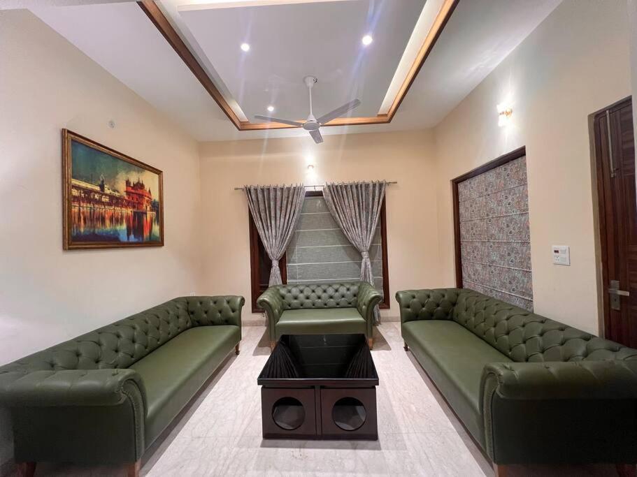 5Bhk Home Away From Home At Ranjit Avenue Amritsar Esterno foto