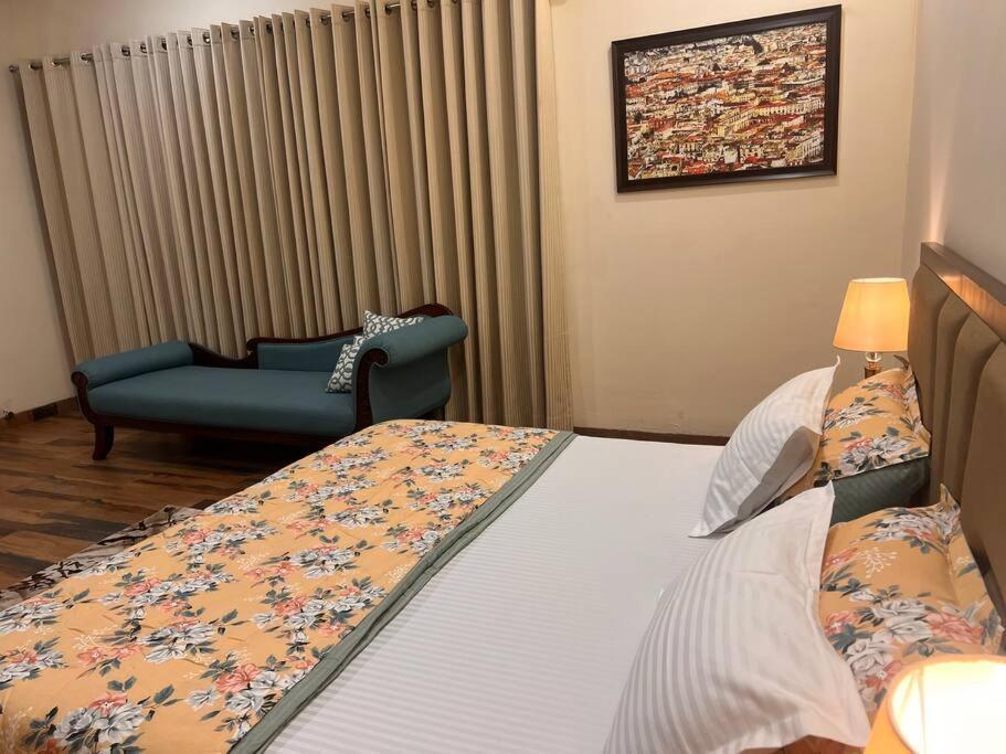 5Bhk Home Away From Home At Ranjit Avenue Amritsar Esterno foto