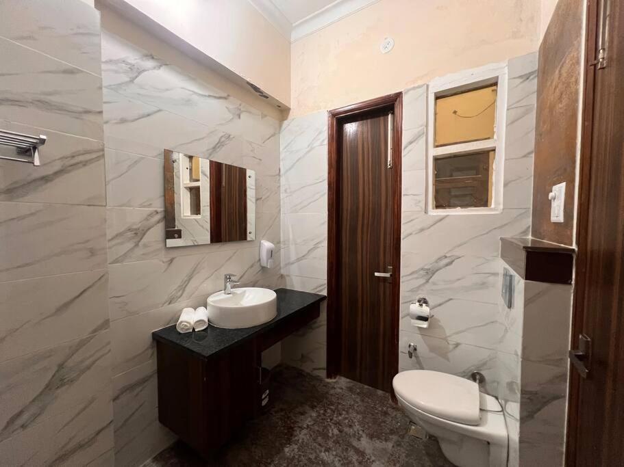 5Bhk Home Away From Home At Ranjit Avenue Amritsar Esterno foto