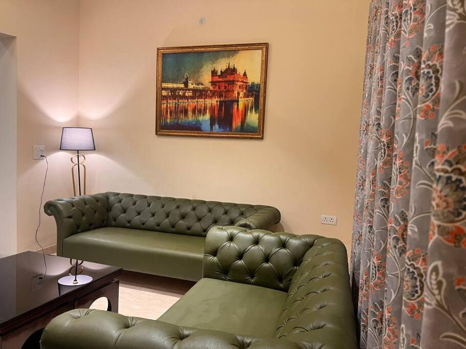 5Bhk Home Away From Home At Ranjit Avenue Amritsar Esterno foto
