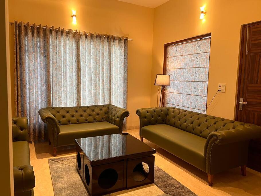 5Bhk Home Away From Home At Ranjit Avenue Amritsar Esterno foto