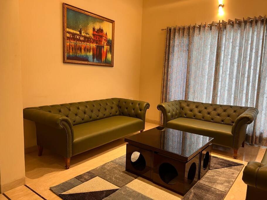 5Bhk Home Away From Home At Ranjit Avenue Amritsar Esterno foto