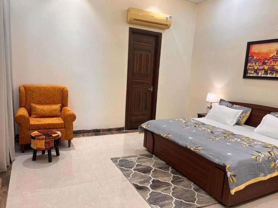 5Bhk Home Away From Home At Ranjit Avenue Amritsar Esterno foto